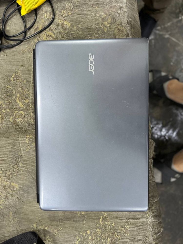 Noutbok Acer 1TR