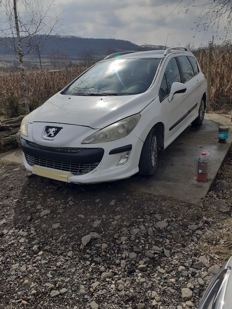 Vând Peugeot 308 1.6 hdi din 2011 în stare buna de funcționare