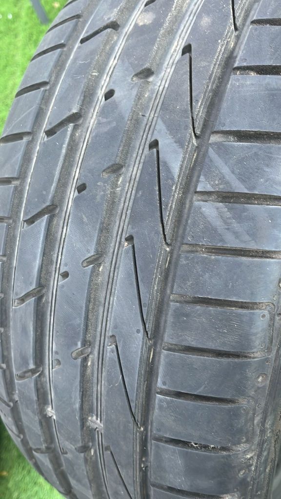 225/45/R18 Anvelope / cauciucuri Dunlop și Hankook