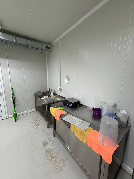 напълно оборудван цех за сладолед + два апартамента 359 кв.м