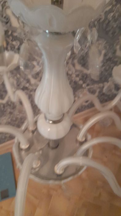 Продам красивую люстру