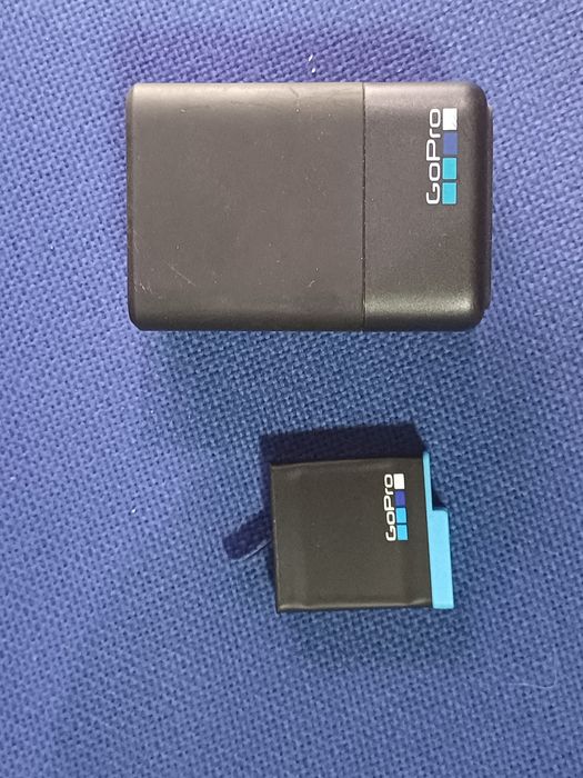 Incarcator GoPro dual + baterie perfect functionale