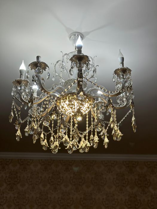 Хрустальная люстра