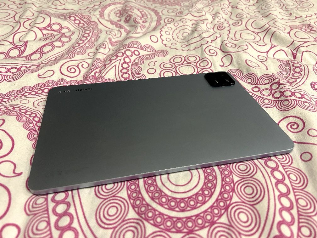 XIAOMI MI PAD 6,в подарок  чехол клавиатура,