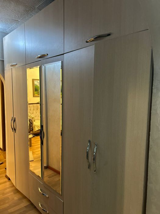 Продам прихожую в бежевом цвете