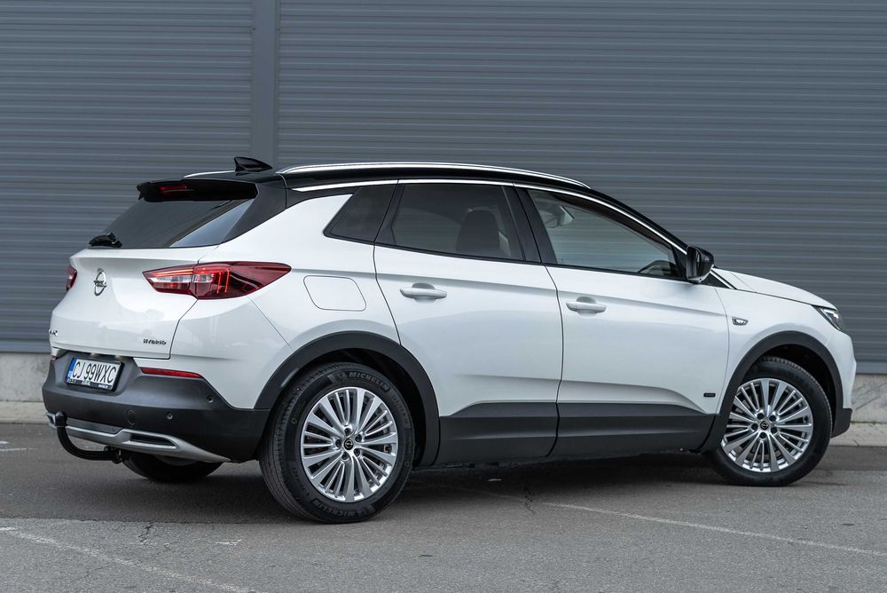 Opel Grandland X Plug-In Hybrid 1.6 PHEV AT8 – 224 CP – 2020