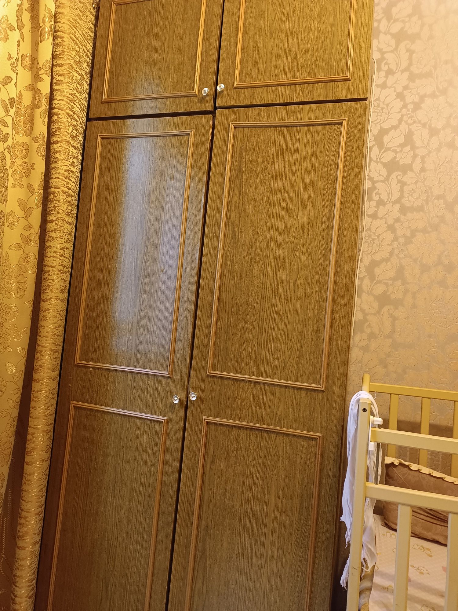Шкафы с зеркалом