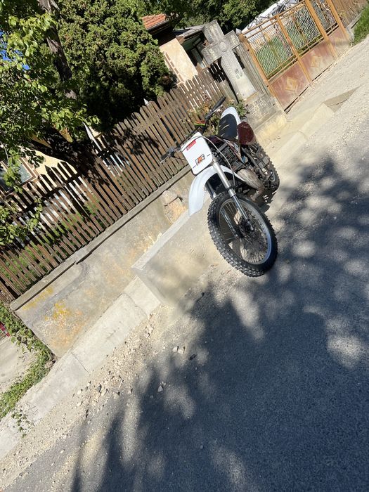 Vând motocicleta 90cc