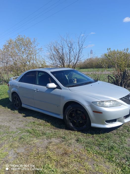 Автомобиль Mazda