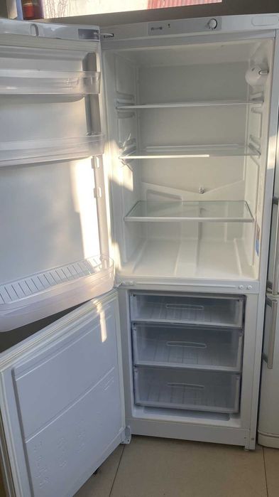 Холодильник SAMSUNG