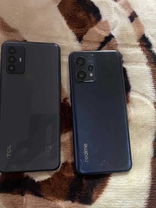 Vând 2 telefoane,realme și TCL