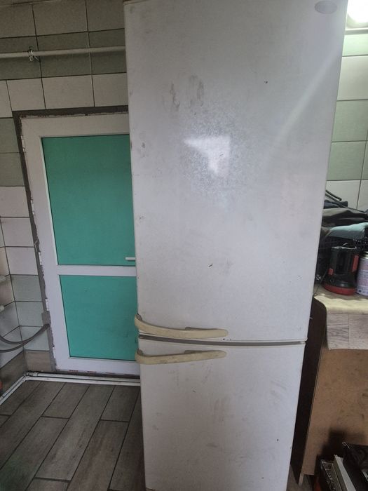 Холодильник рабочий