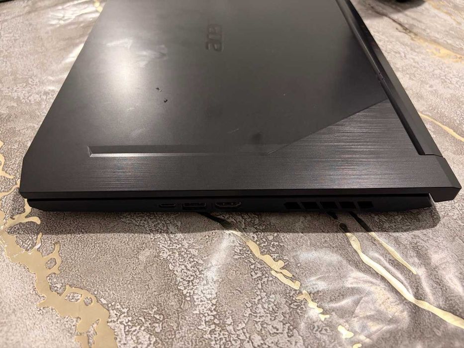 Acer Nitro AN515-55 1TB/1650 4gb/16gb ram/intel i5-10300h