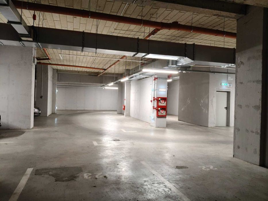 Închiriez loc de parcare subteran în Sector 6, Maniu 141, Metrou Păcii