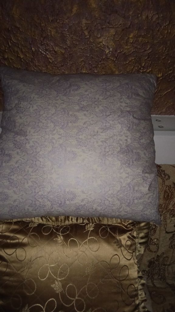 ПОДУШКИ,продам дёшево
