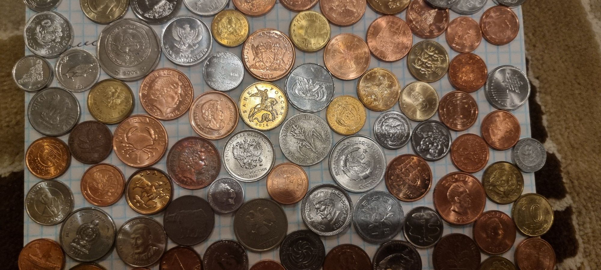 Продажа монет из разных стран мира.