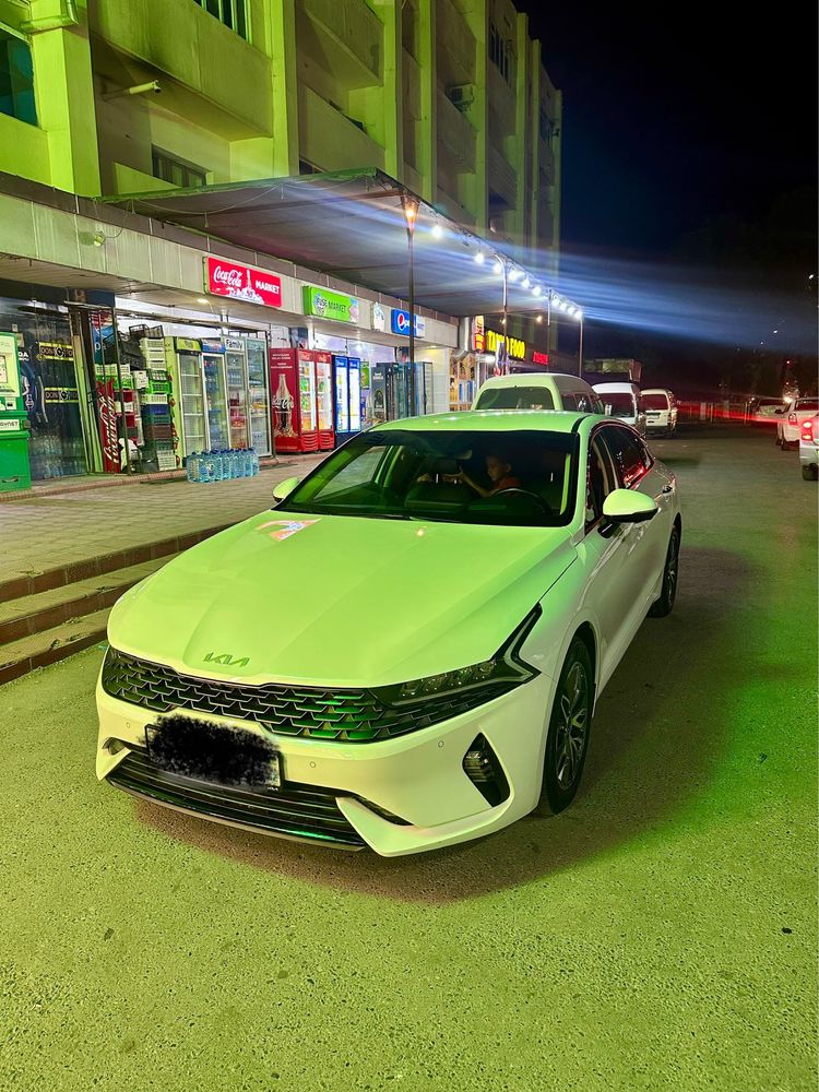 Kia K5 4- poz 33,500 km