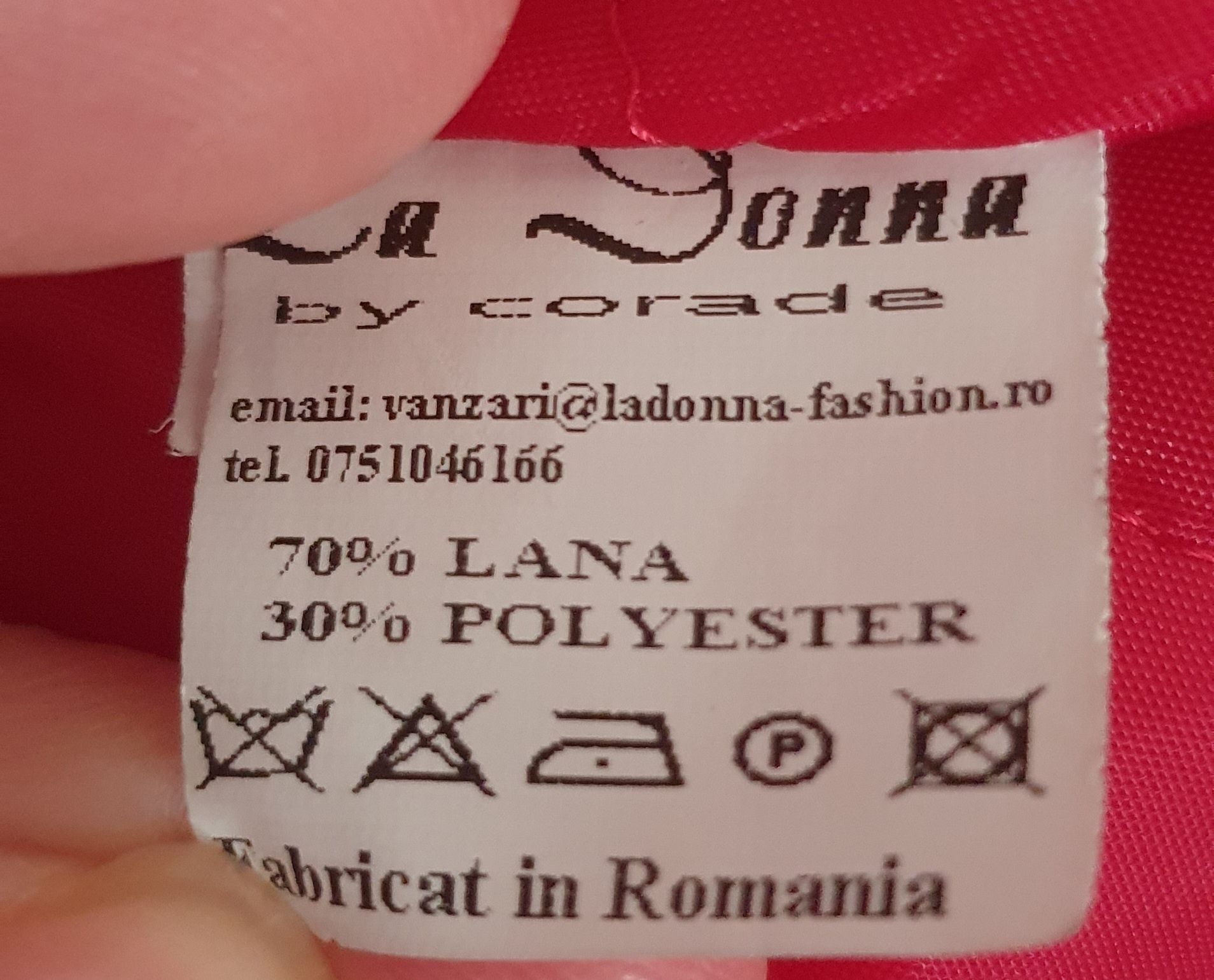 Palton rosu din 70% lâna