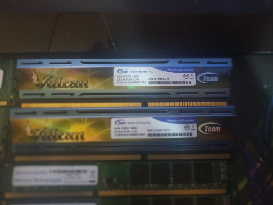 ОЗУ ддр 3 по 4 гига 1600 мигагерц