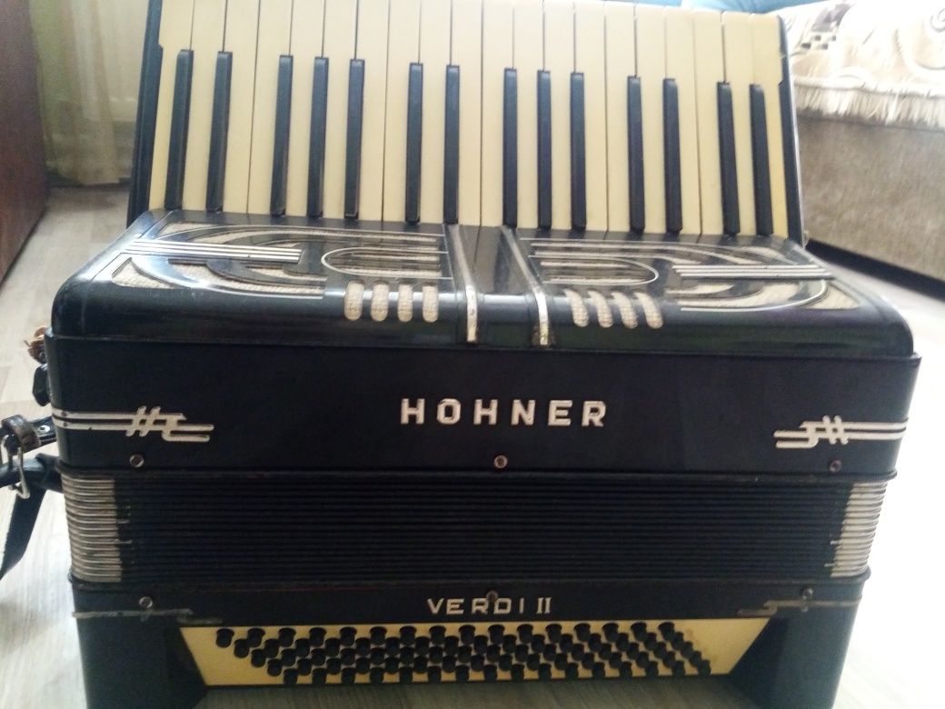 De vânzare acordeon hohner 80 basi stare foarte bună utilizat