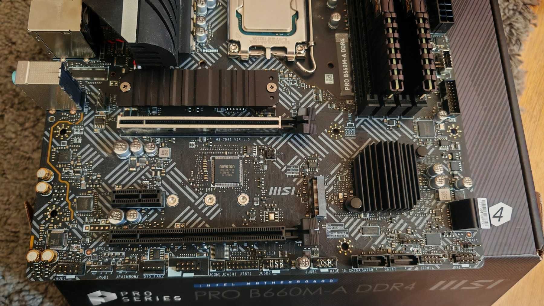 MSI PRO B660M-A DDR4 + INTEL i5-12400F, 6 Cores + 32GB 3200Mhz