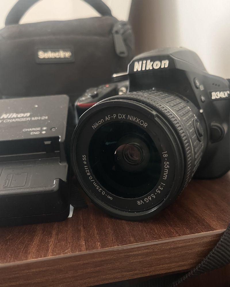 DSLR Nikon D3400 + Obiectiv AF-P 18-55mm VR