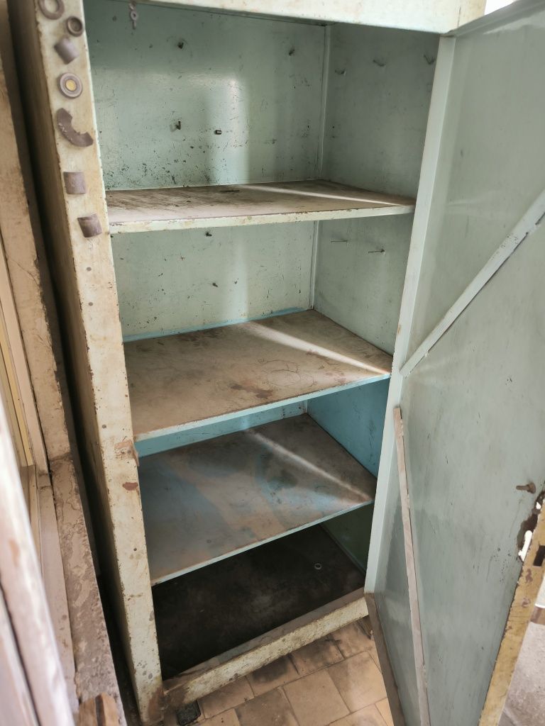 Металлический шкаф СССР