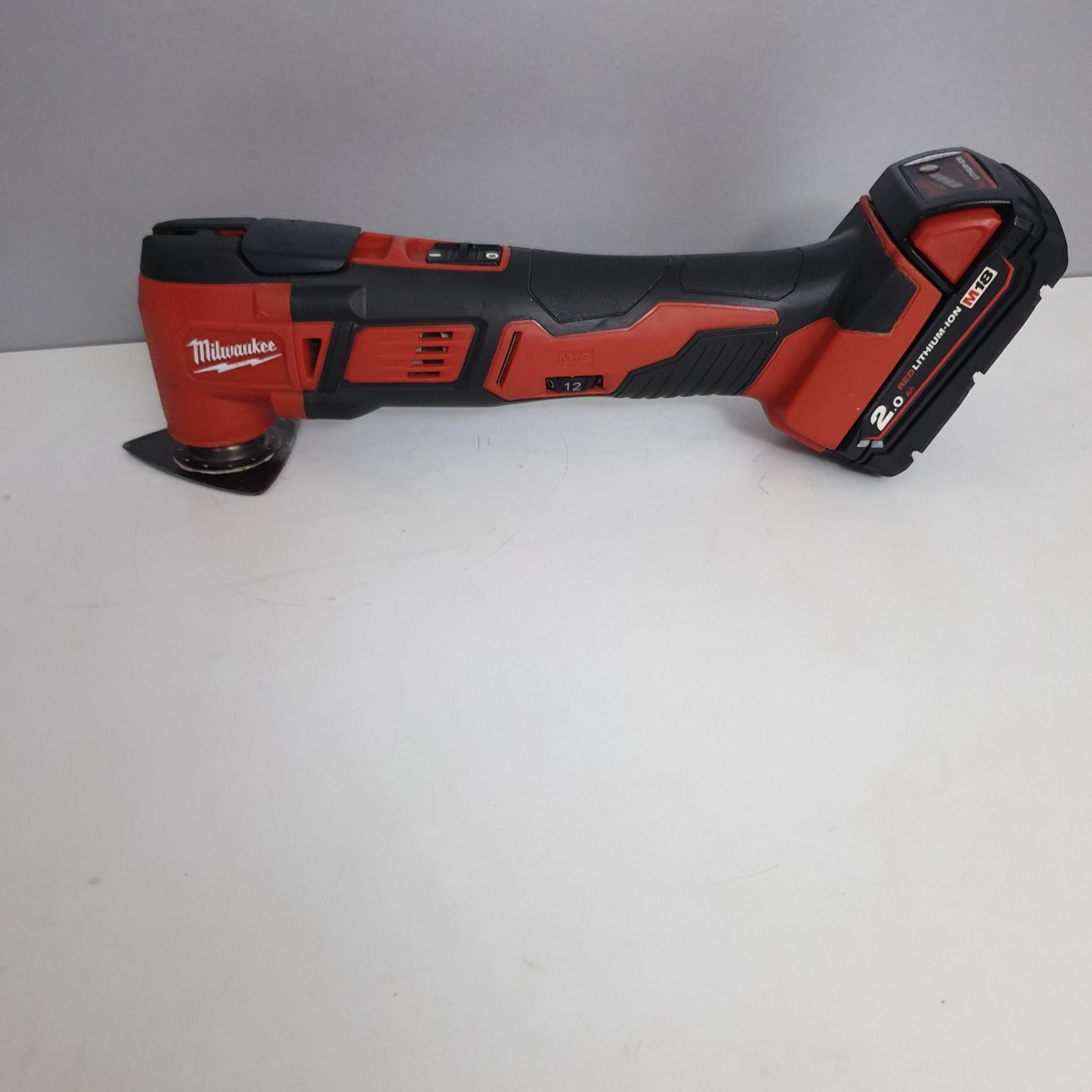 Milwaukee M18 BMT Multi-cutter profesional 2.0AH Li-Ion