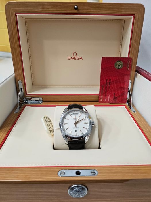 Ceas Omega Seamasters Aqua Terra Day - Date White Dial