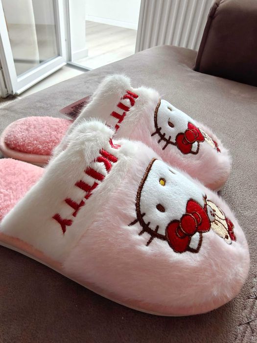 Papuci Hello Kitty cu licenta Sanrio