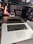Vând MacBook pro