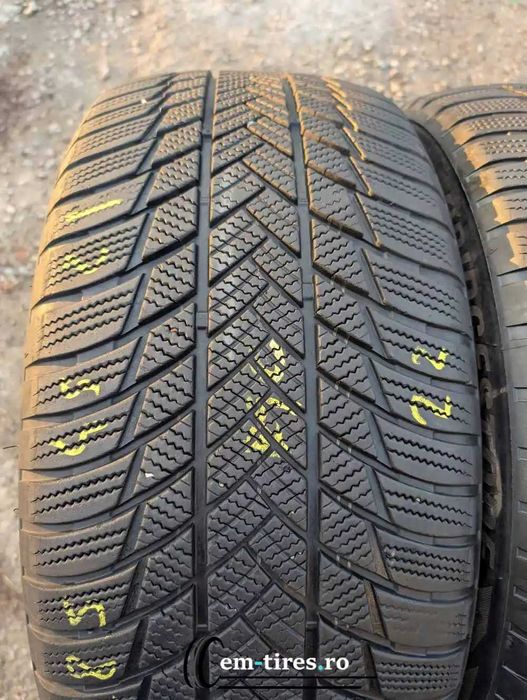 SET 2 Anvelope Iarna 285/45 R21 BRIDGESTONE Blizzak LM001 113V - Runfl