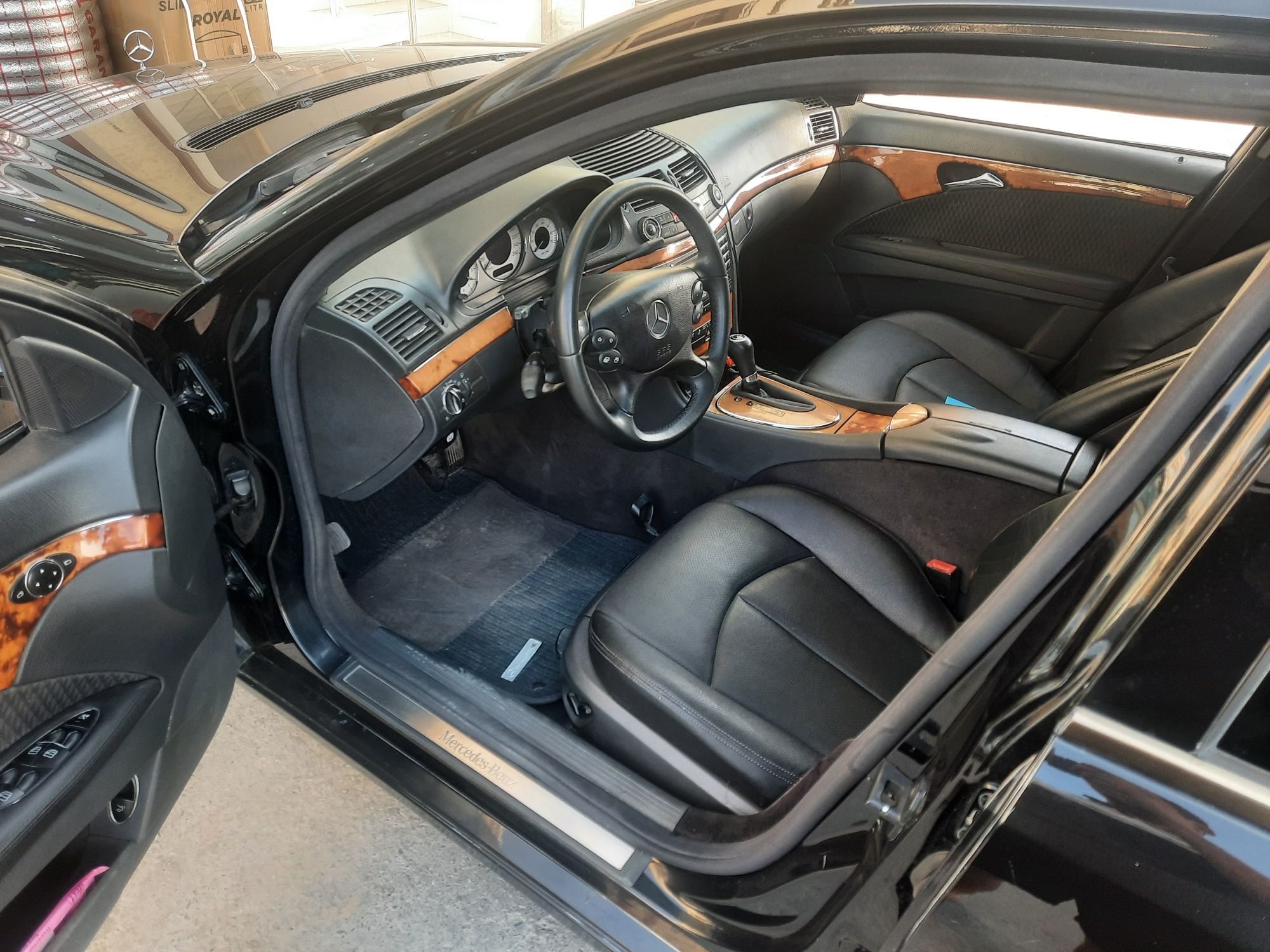 Mercedes-benz w211 e 240 год выпуска 2003