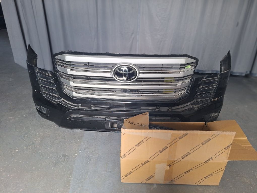 Toyota Land Cruiser 300 Bamper Oldi chast +Fara Sotiladi