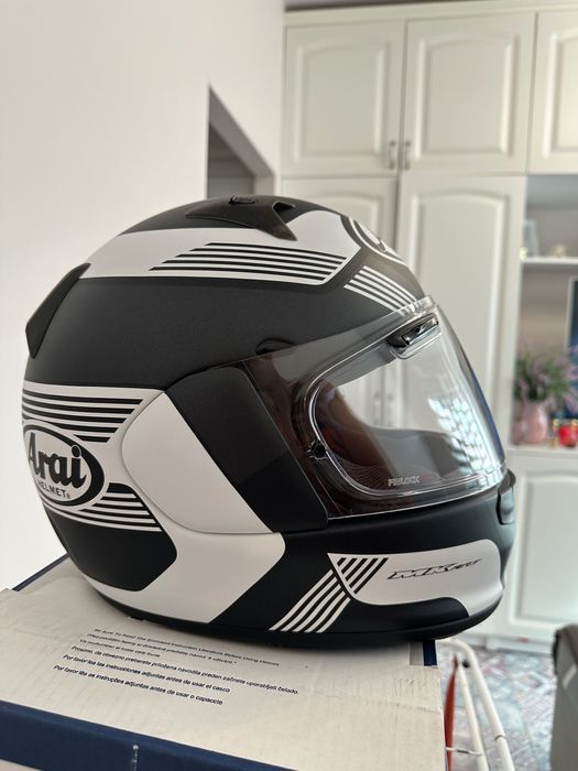 Чисто нова каска Арай , слагана е пробно !