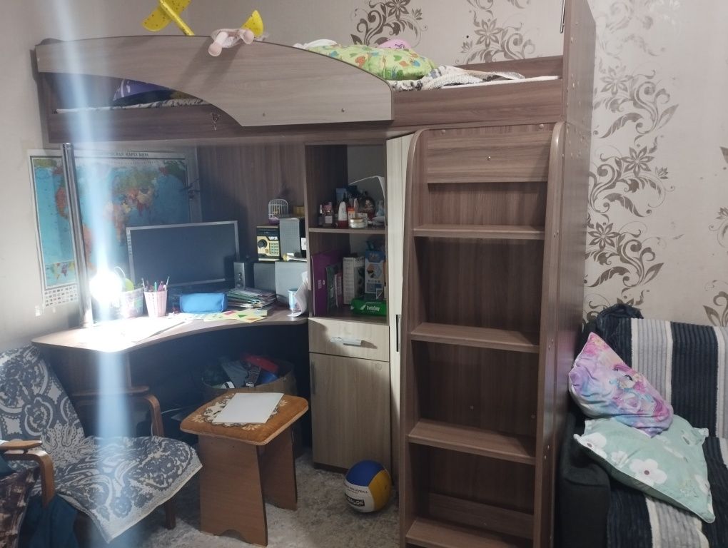 Продам кровать шкаф стол 3 в 1