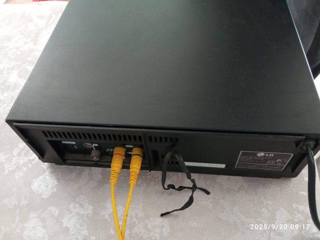 Видеомагнитофон LG и AIWA