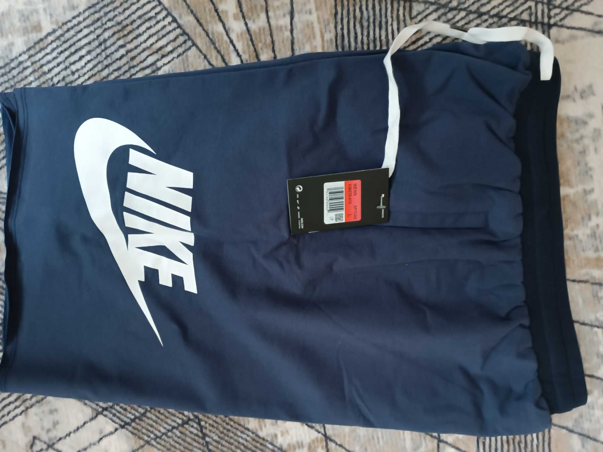 Панталон NIKE , цвят тъмносин, L размер