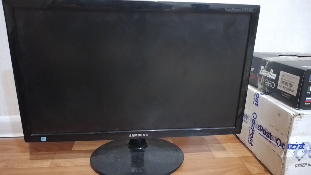 Монитор 20 дюймов