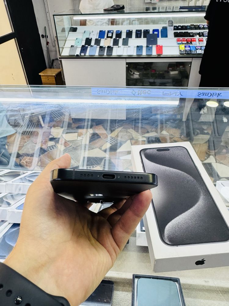 iPhone 15 Pro Max 256 gb 23 sikl black