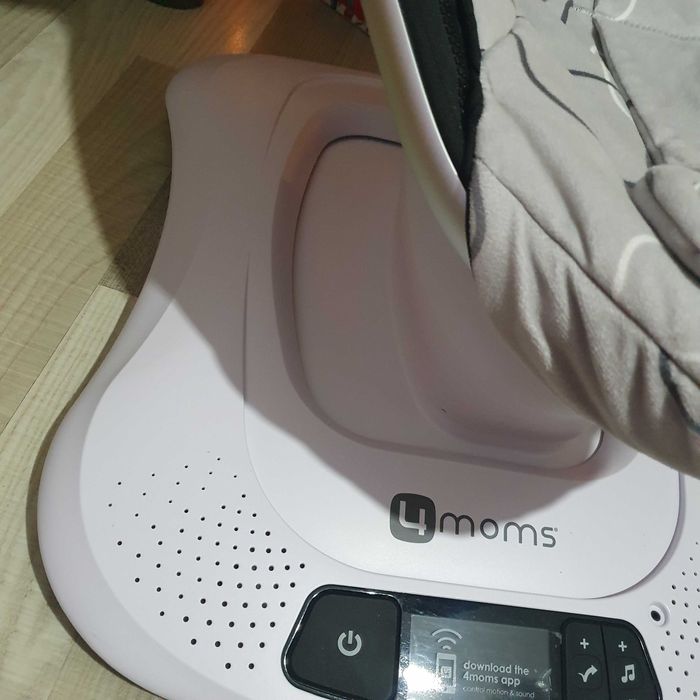 Balansoar electric 4moms mamaRoo + inserție nou-născut
