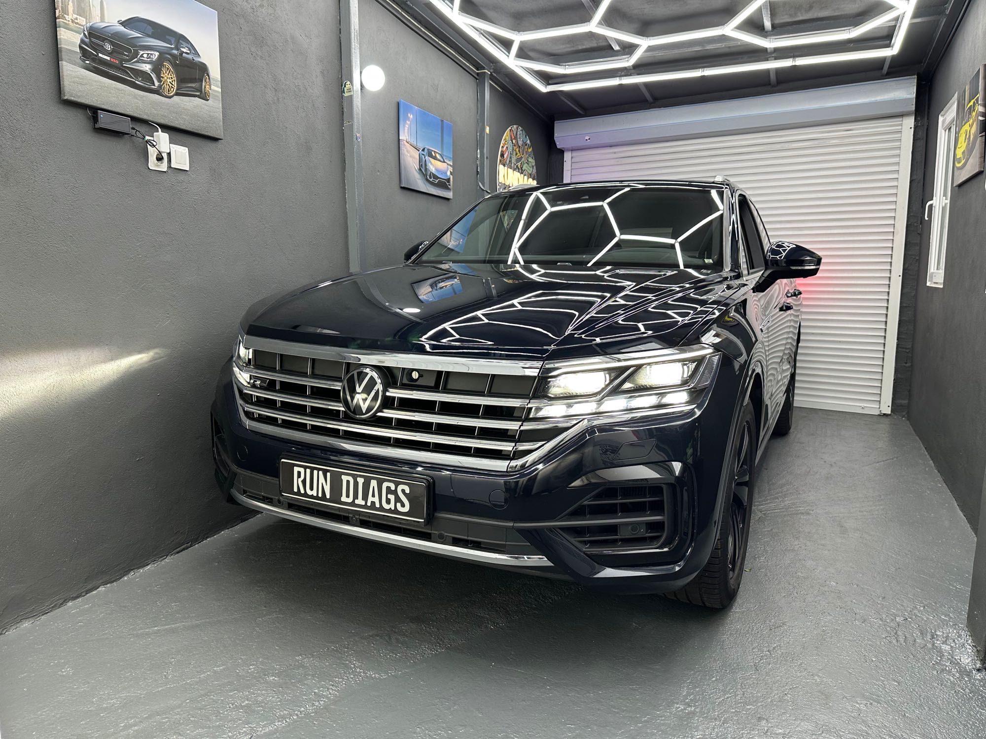 FullScreen Apple CarPlay/Android Auto VW Touareg III (pe tot ecranul)