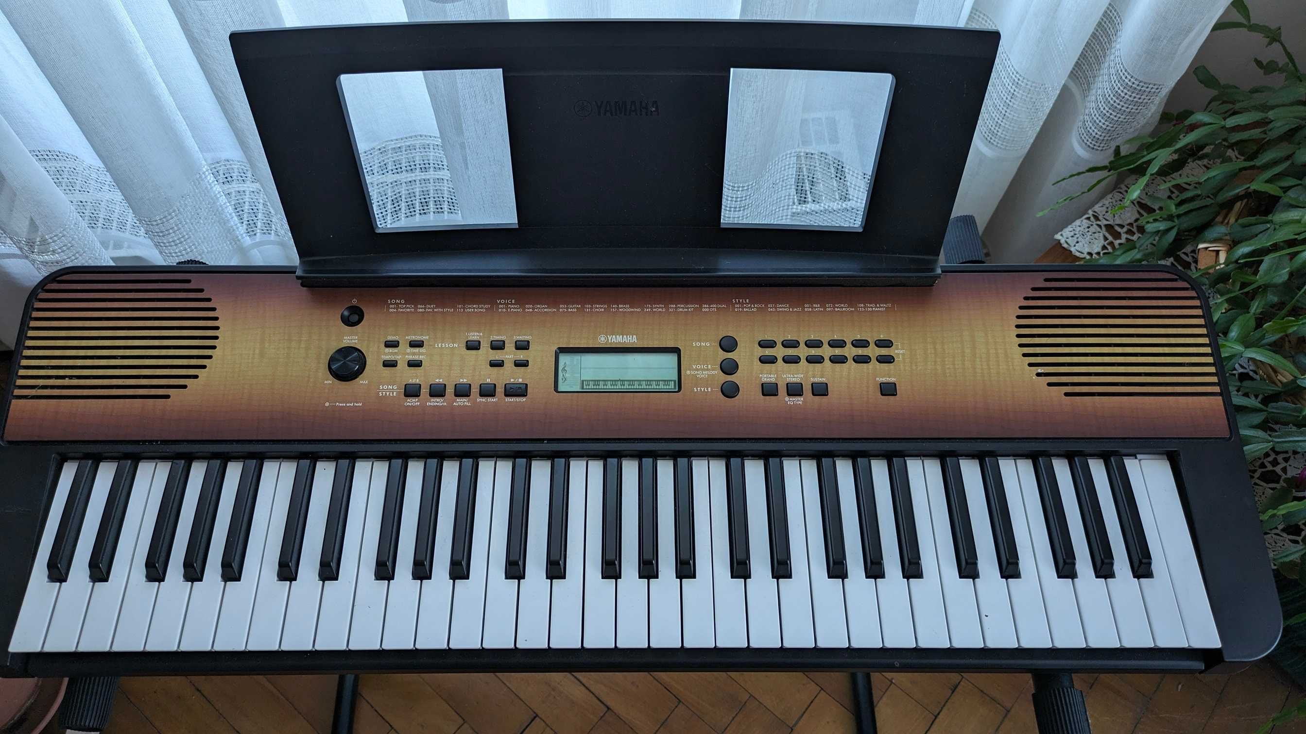 Orga Yamaha PSR-E360MA