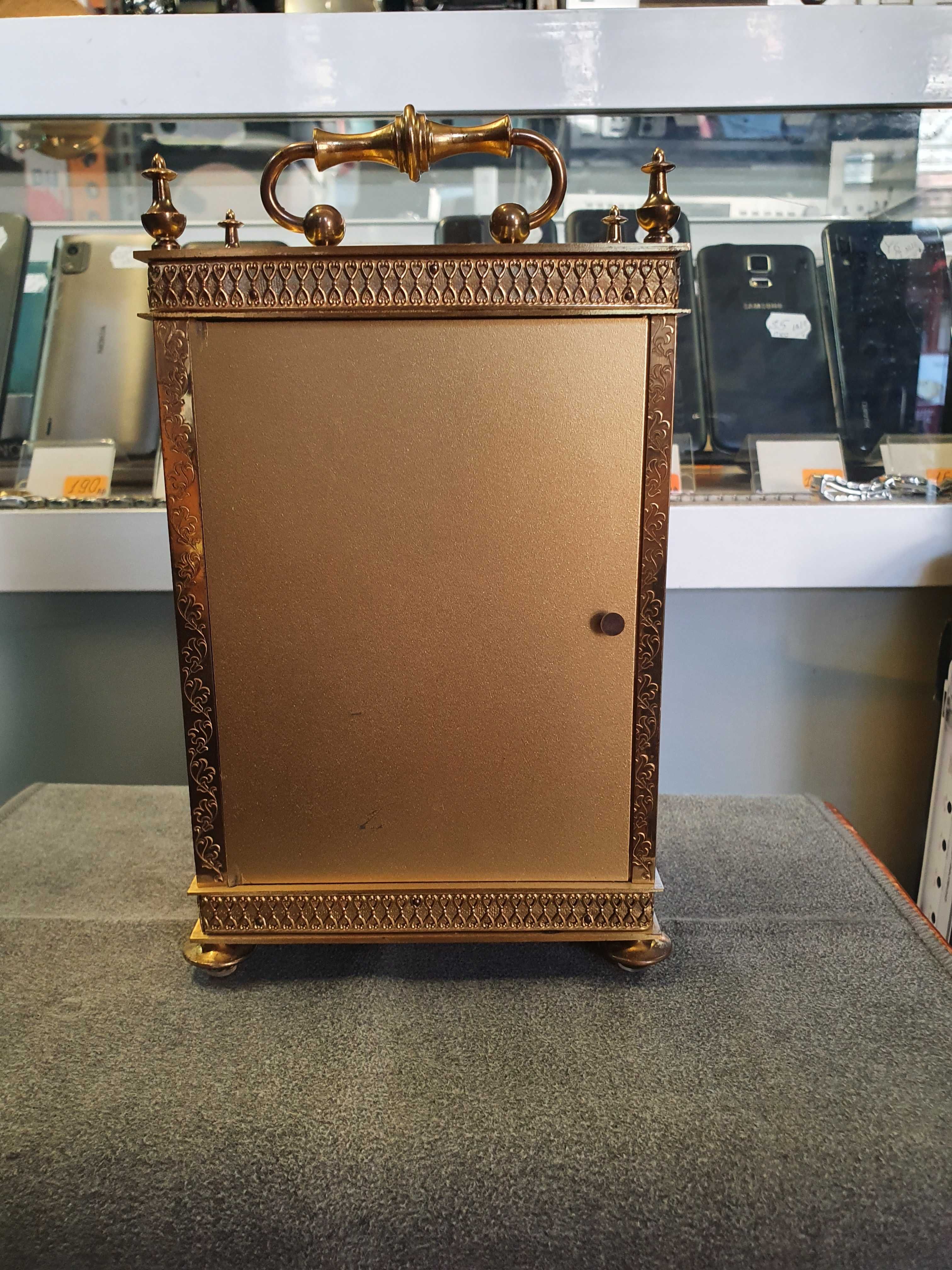 Каретен часовник London Clock Co Quartz В отлично  състояние.