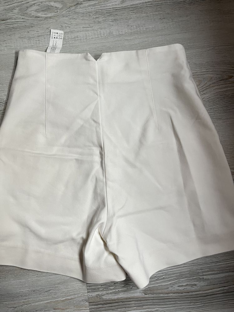 Къс панталон stradivarius