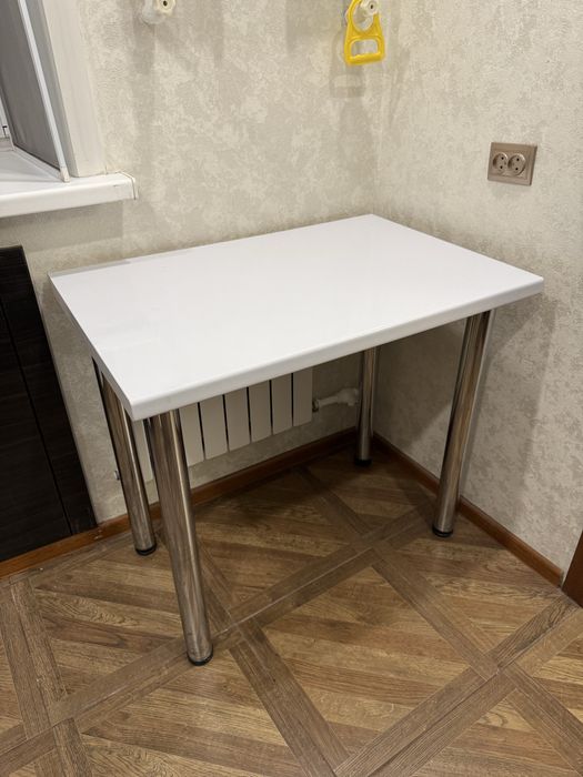 Стол обеденный 90х60