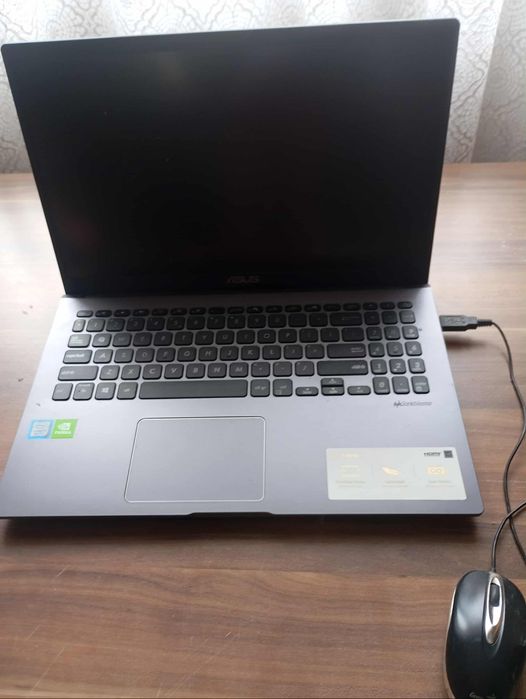 Vând laptop Asus
