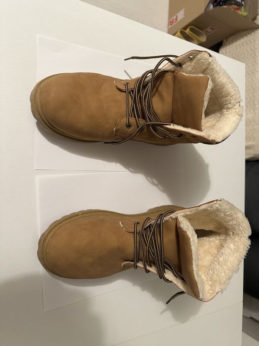 Vand bocanci de iarna, marimea 43, imblaniti, exterior sintetic