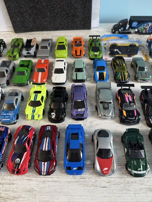 HOT WHEELS - колички