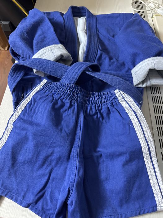 Продам детское кимоно для карате